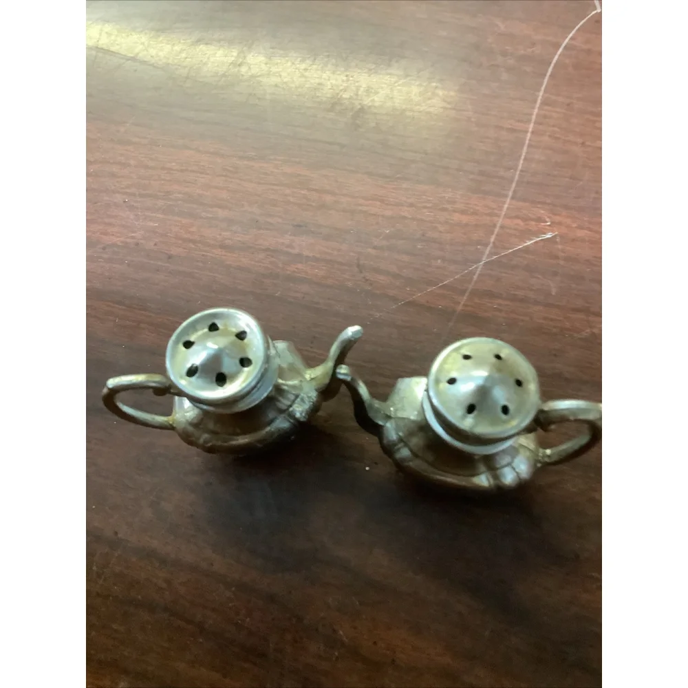 Vintage Souvenir Salt & Pepper Shakers Georgia